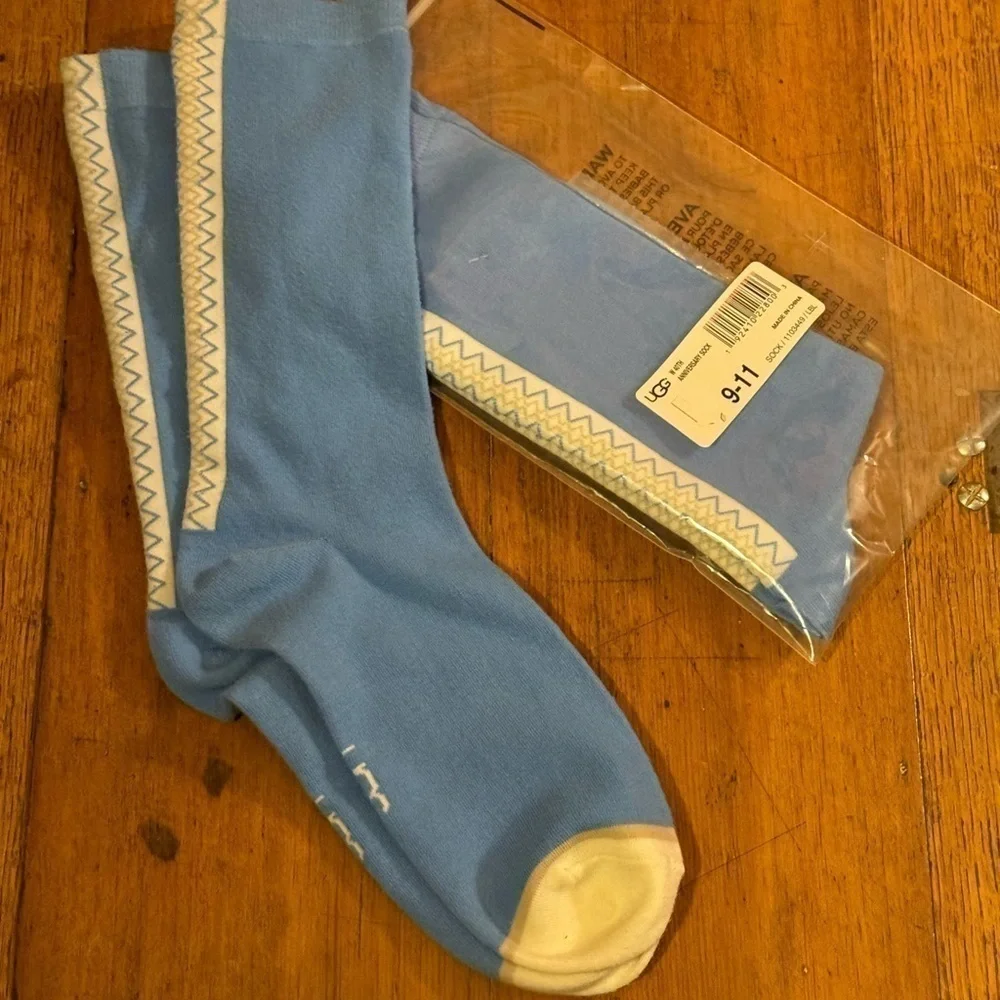 UGG New 40th Anniversary Tasman Braid Socks - Picture 4 of 4